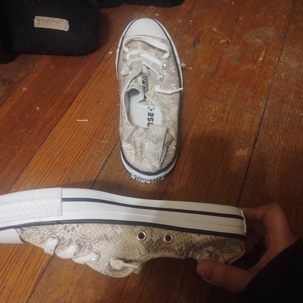 Converse - Picture 2 of 5